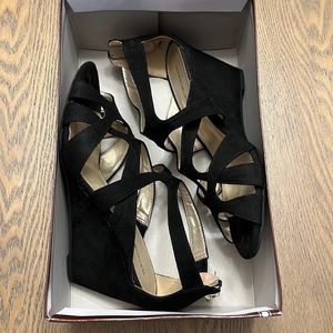 Bandolino black suede wedge heel sandals